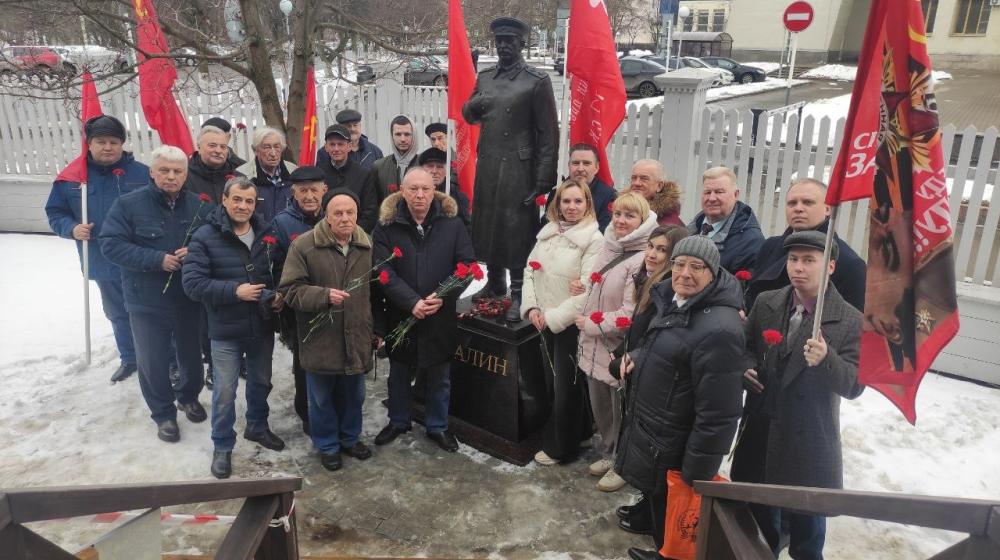 Вологда: День памяти - у памятника Сталину
