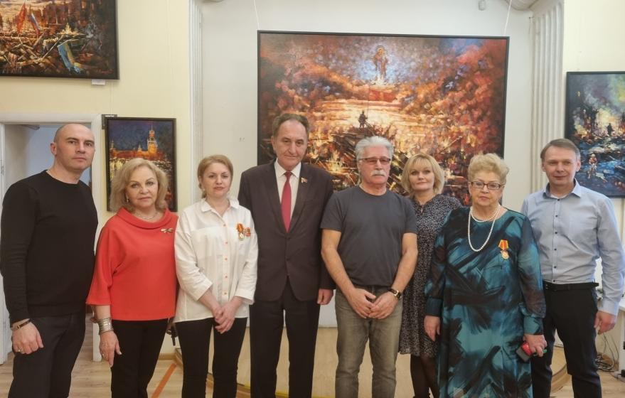 Николай Васильев посетил выставку, посвященную 80-летию Великой Победы