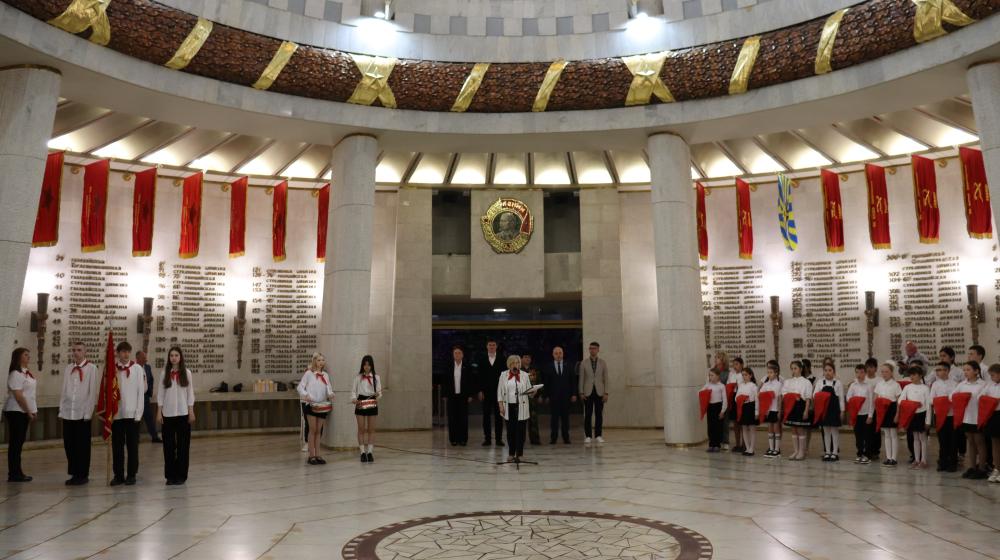 В Волгограде при поддержке Сталинградского обкома КПРФ и депутатов-коммунистов состоялся торжественный прием в пионеры