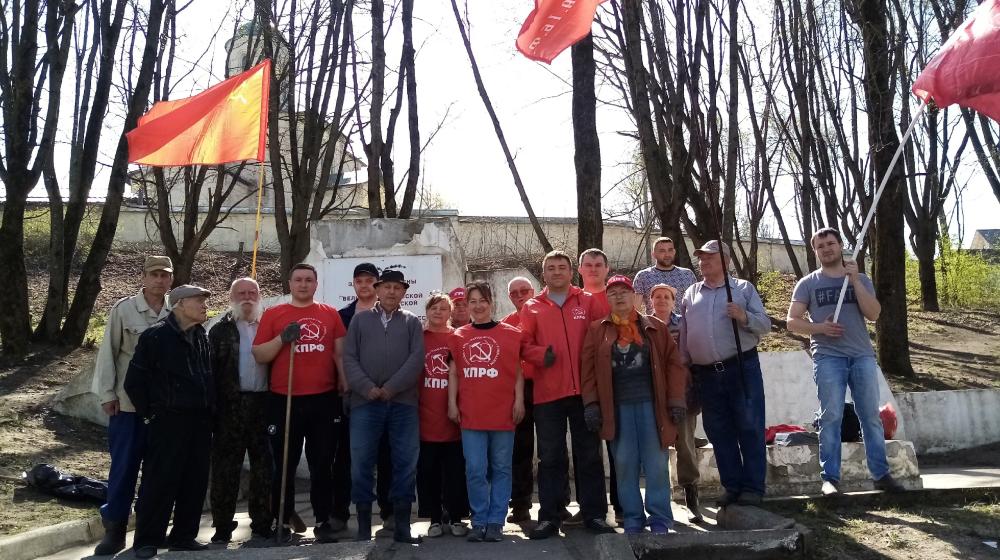 В Смоленской области проходят традиционные коммунистические субботники