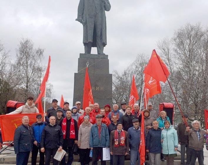 Вологодские коммунисты провели митинг в честь 155-летия вождя