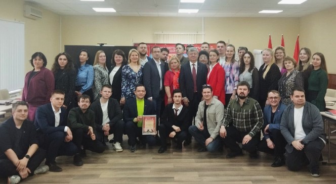 Дмитрий Новиков на встрече в городе Ленина: "Партии коммунистов и профсоюзам важно вместе бороться за права трудящихся"