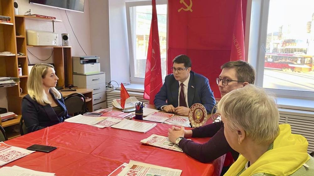 Алексей Лебедев провел встречу с активными жителями города Тулы по вопросам Народного референдума.