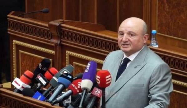 Кандидат от Коммунистической партии Армении Вардан Гукасян избран мэром Гюмри