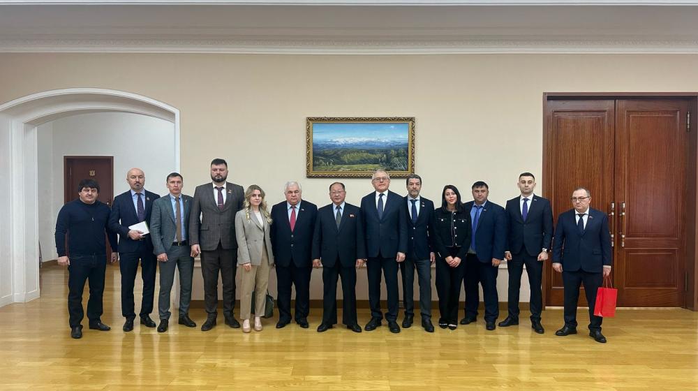 Делегация КПРФ во главе с Казбеком Тайсаевым и Александром Ющенко продолжает работу в КНДР