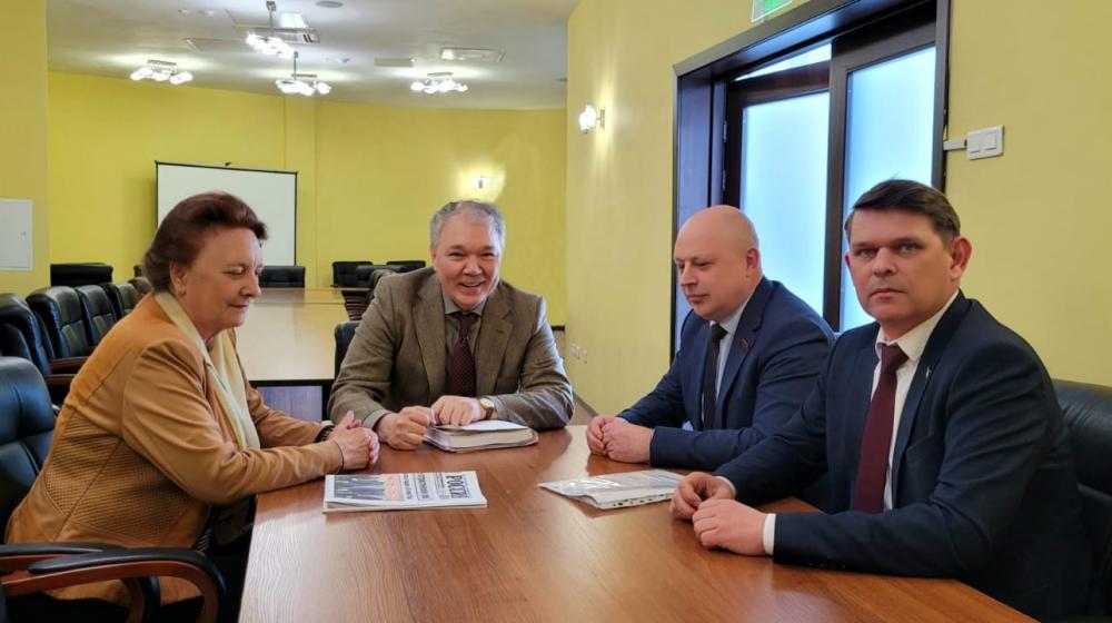 Депутаты-коммунисты Волгоградской областной Думы встретились в Москве с заместителем Председателя ЦК КПРФ Леонидом Калашниковым