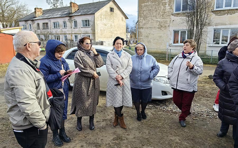 Без дорог, транспорта и пенсий: жители Комсомольского района Ивановской области в отчаянии, а местная власть только мешает