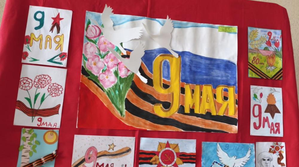 «Нам 41-й не забыть, нам 45-й вечно славить!». В Луганске открылась выставка детских рисунков, организованная ВЖС "Надежда России"