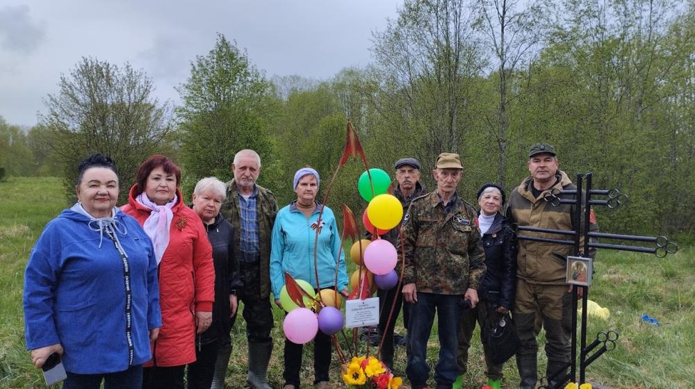 Новгородская область. Коммунисты установили памятный знак на месте солецкой Хатыни