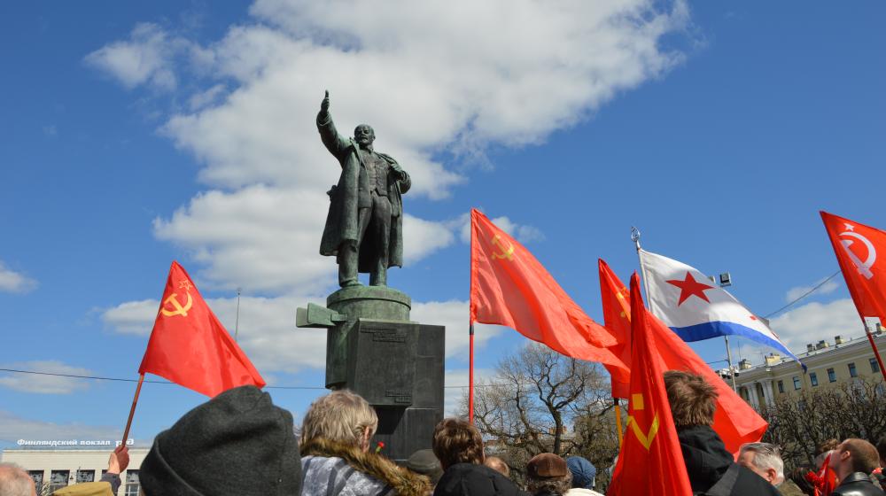 Санкт-Петербург. Коммунисты провели первомайское мероприятие на площади Ленина