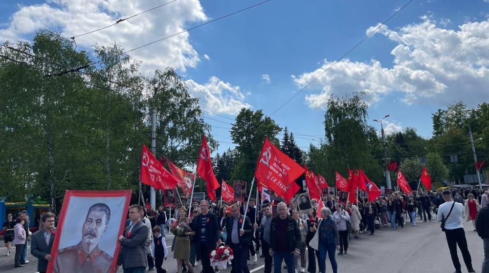 Полутысячным сталинским маршем прошлись по городу пензенцы
