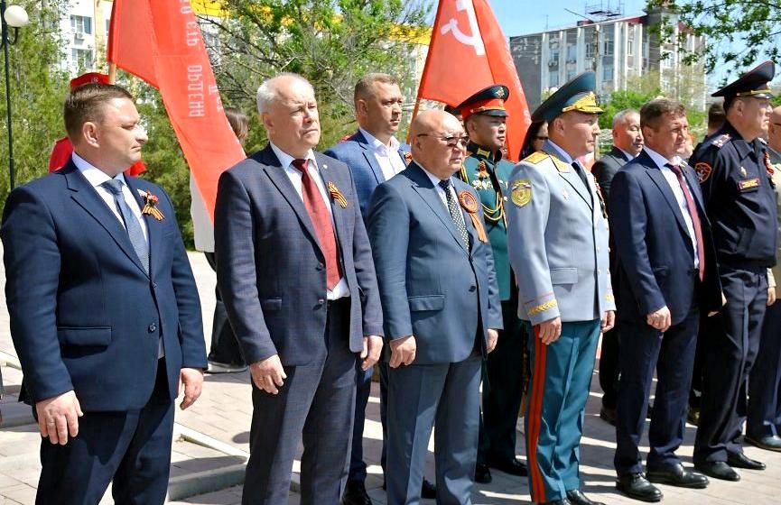 Первый секретарь Калмыцкого рескома партии,  вице-спикер парламента Калмыкии Николай Нуров принял участие в награждении  участников  СВО медалями Героя Советского Союза Эрдни Деликова