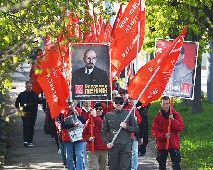 В Иванове коммунисты,  комсомольцы и сторонники КПРФ приняли участие в праздновании 80-летия Победы