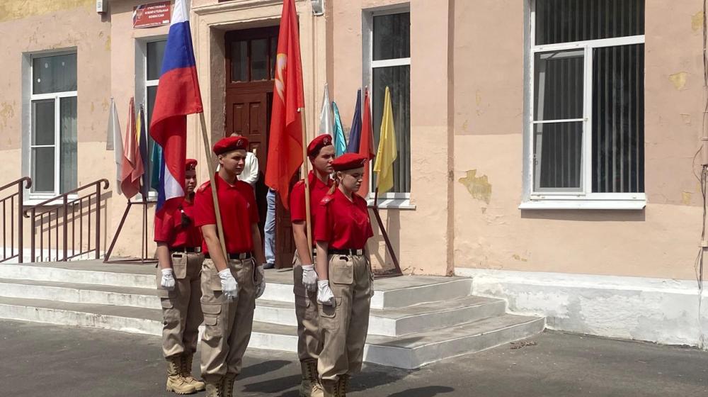 В Воронежской области сотни мальчишек и девчонок стали пионерами, повязав алые галстуки