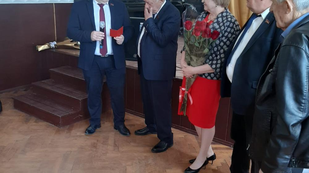 Крымские коммунисты поздравили с юбилеем ветерана партиии