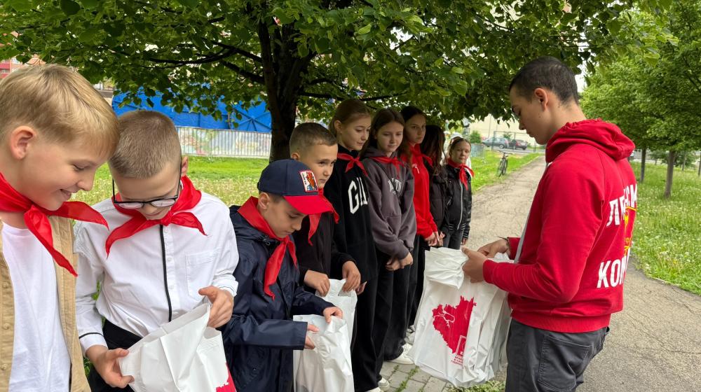 В Самаре прошла торжественная линейка и приём в пионеры