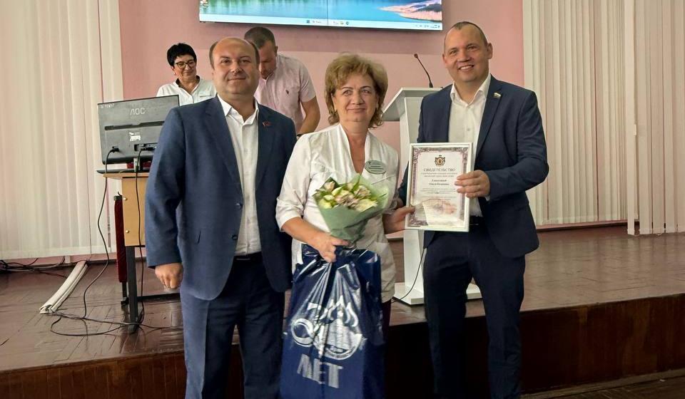 Рязанская область. Депутат-коммунист Денис Сидоров поздравил медработников Рязанской городской клинической больницы №11