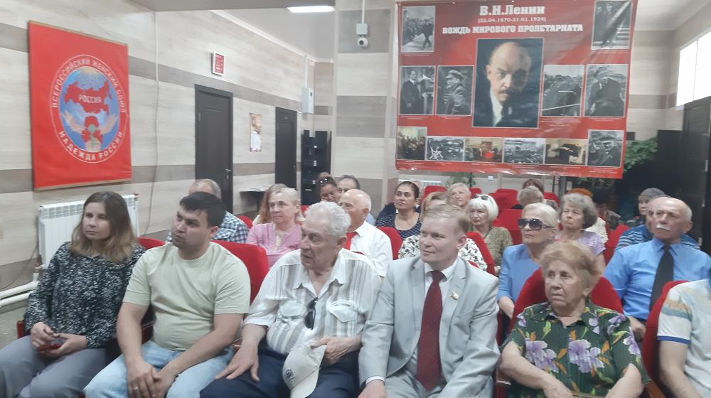 Коммунисты Карачаево-Черкесии одобряют Политический отчет ЦК КПРФ XIX съезду партии, пополняя свои ряды участниками СВО