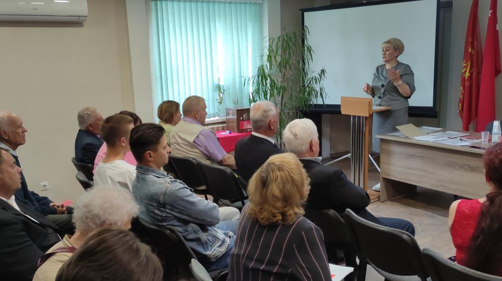 На пост губернатора новгородские коммунисты выдвинули первого секретаря обкома Ольгу Ефимову