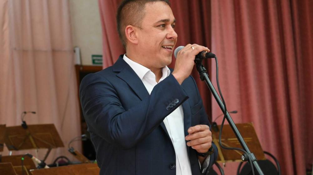 Ульяновск. Айрат Гибатдинов поздравил медиков с наступающим Днем Медицинского работника