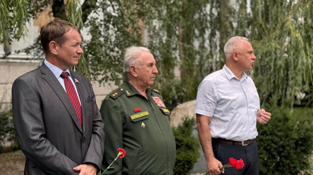 Лидер ростовских коммунистов Евгений Бессонов: «Нет фашизму и его побуждающей силе - международному империализму!»