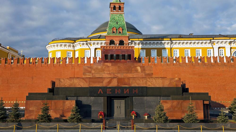 Публицист Никита Попов про ложь о «необходимости захоронить Ленина»: Основатель Российской Федерации погребен по национальным традициям в склепе!