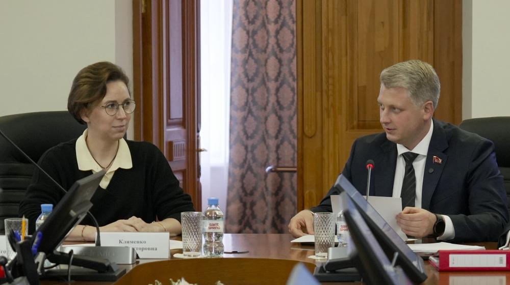 Александр Ивачёв сдал документы в Избирательную комиссию для регистрации кандидатом на пост Губернатора Свердловской области