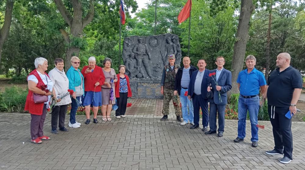 На Ставрополье коммунисты города Ипатово почтили память ветеранов боевых действий