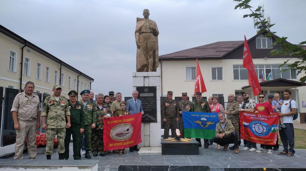 Кабардино-Балкария: Коммунисты Чегемского местного отделения КПРФ провели автопробег "Красные крылья Победы"