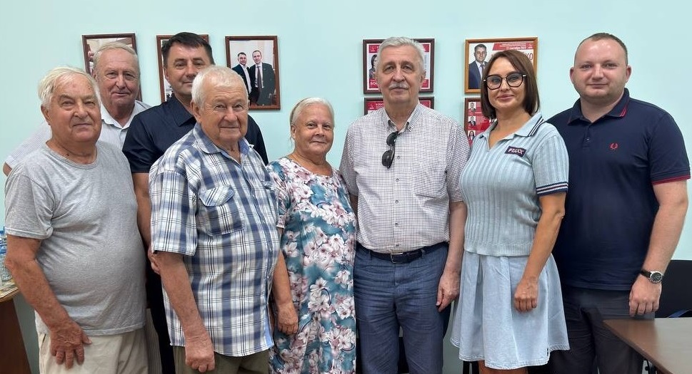 Краснодарский край. Коммунист-депутат Госдумы Н.И. Осадчий встретился с активом Северского райкома КПРФ