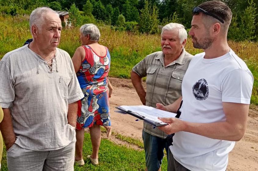 Новгородская область. В рамках Народного референдума идёт сбор подписей с требованиями к власти