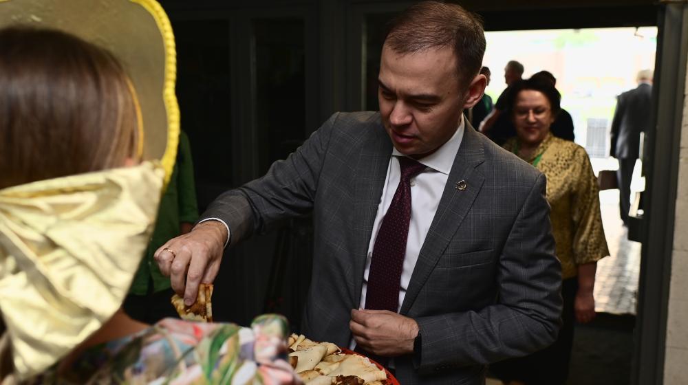 Первый заместитель Председателя ЦК КПРФ Ю.В. Афонин приветствовал участников Международного детского конкурса «Пчела и человек. Дети»