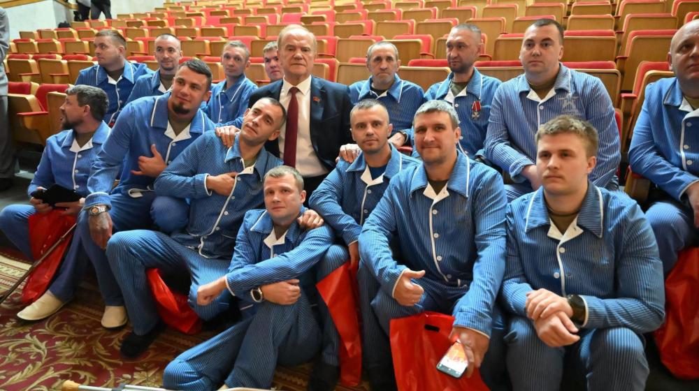 Геннадий Зюганов в Медовый Спас посетил военный госпиталь