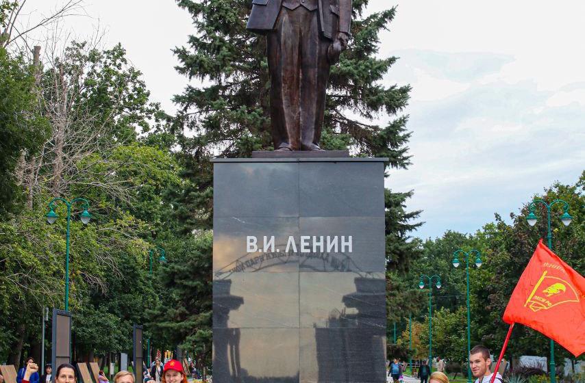 Белгород: «Владимир Ильич Ленин вернулся!»
