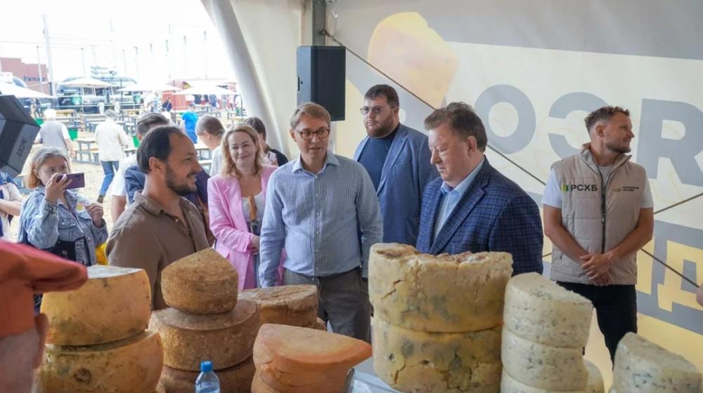 Владимир Кашин посетил гастрономический фестиваль «Сыр, пир, мир» в Подмосковье