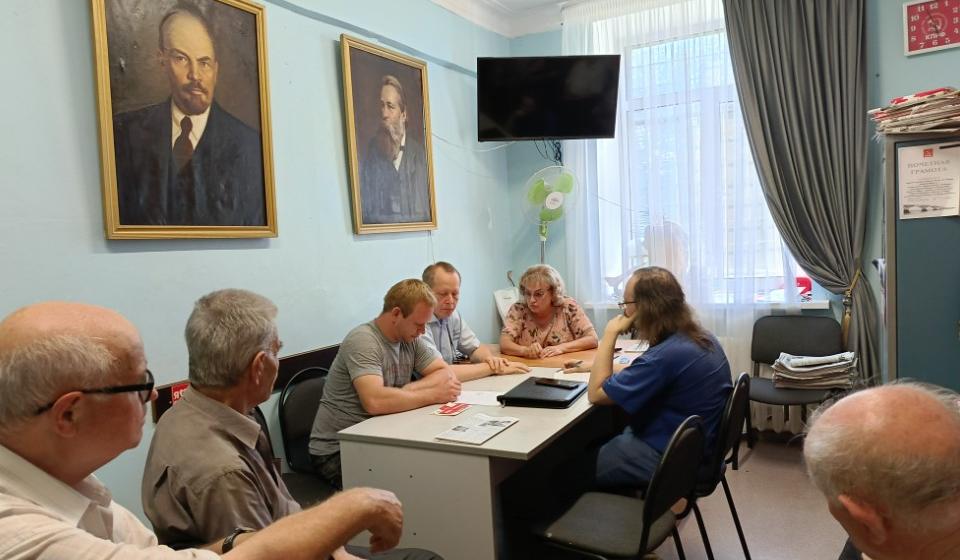 В Саратове прошло заседание выборного штаба регионального отделения КПРФ