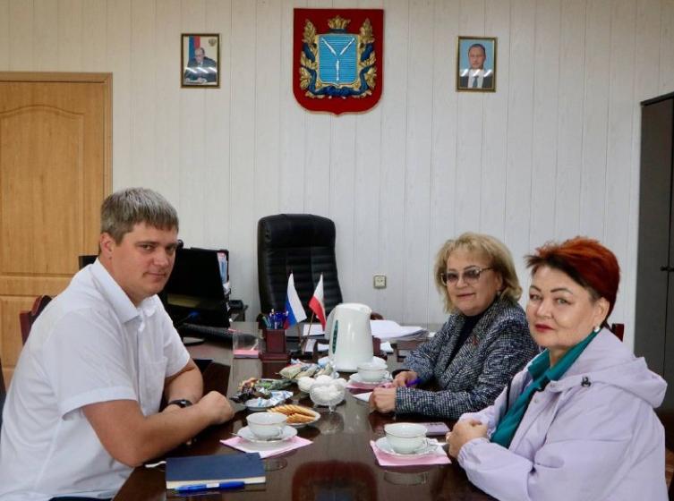 Ольга Алимова провела встречу с главой администрации Ершовского района Саратовской области Константином Мызниковым