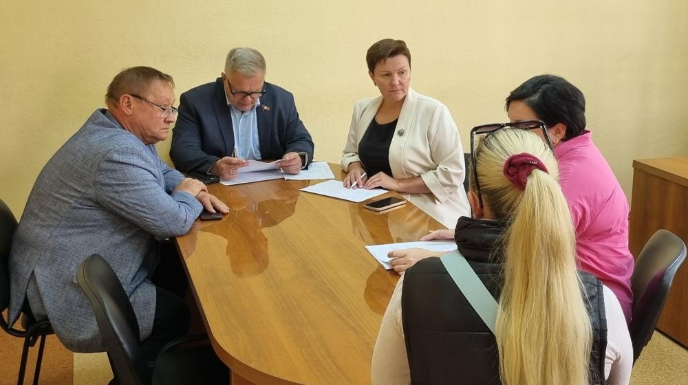 Руководитель фракции КПРФ в Мособлдуме Александр Наумов провел прием граждан в Домодедово