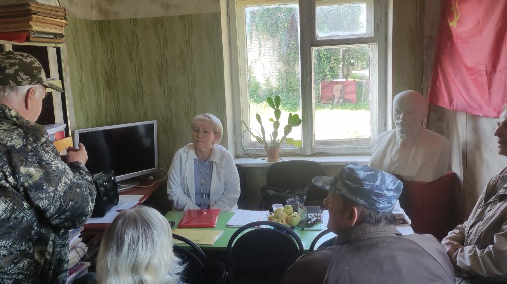 Лидер новгородских коммунистов Ольга Ефимова продолжает предвыборные поездки по районам
