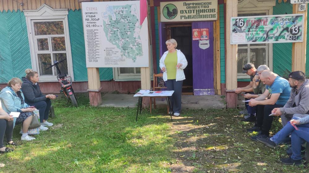 Лидер новгородских коммунистов Ольга Ефимова продолжает поездки по региону