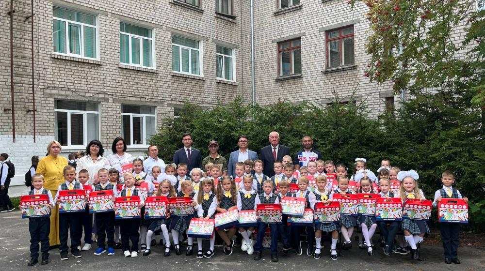 1 сентября депутаты-коммунисты Нижегородской области поздравили школьников с началом нового учебного года