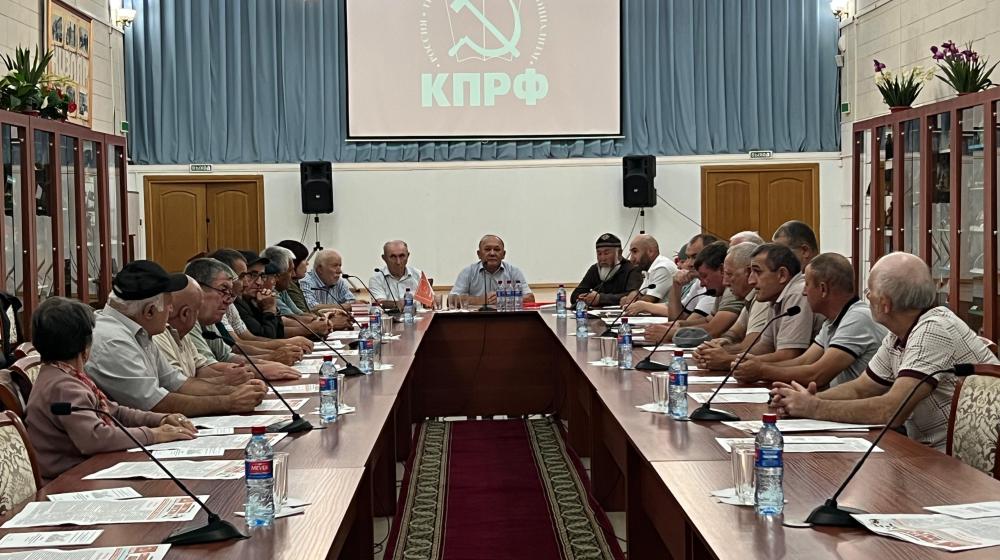 В Дагестане прошли межрайонные и городские семинары КПРФ по подготовке к выборам