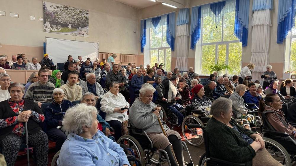 Коммунисты Ульяновской области поддержали пожилых граждан в преддверии Дня пожилого человека