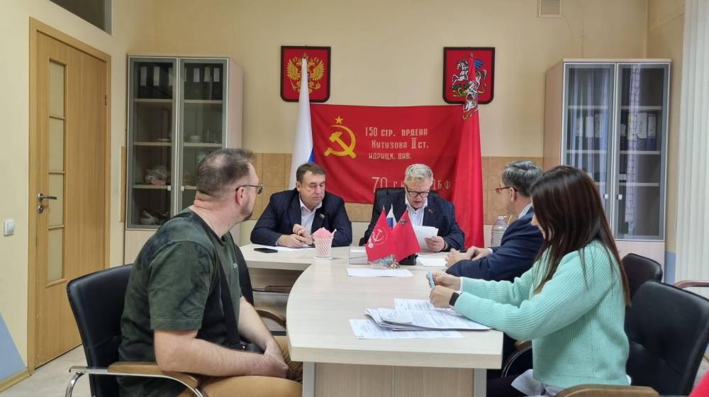 Руководитель фракции КПРФ в Мособлдуме Александр Наумов провел прием жителей в городе Ступино