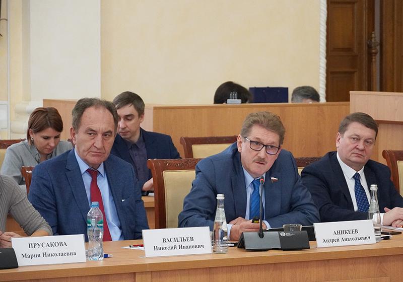 Депутат ГД Николай Васильев оценил потенциал смоленского АПК в ходе выездного заседания