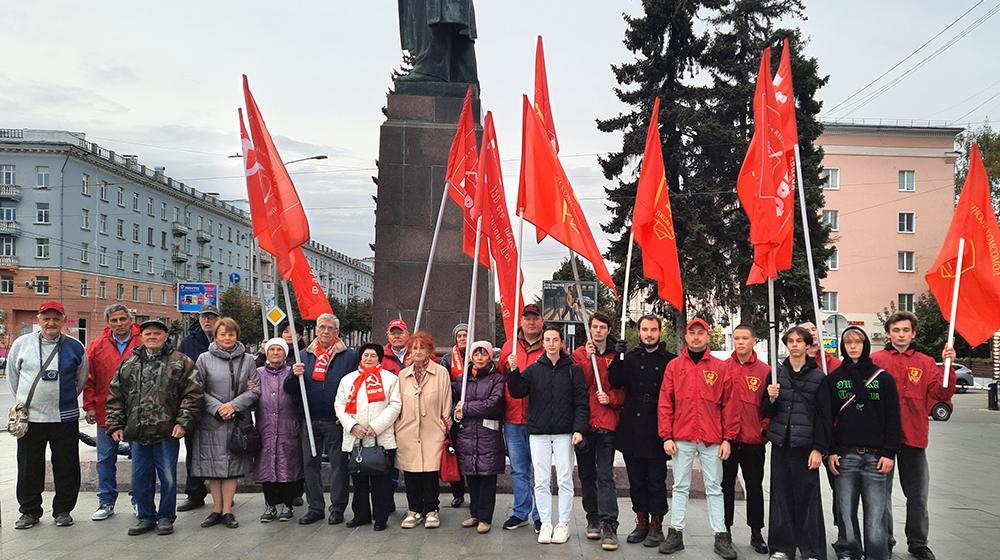 Ивановская область. Коммунисты почтили память защитников Советской власти