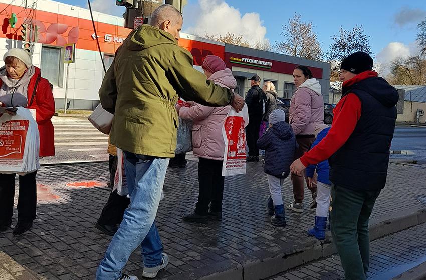 Ивановские коммунисты продолжают активную работу с жителями города