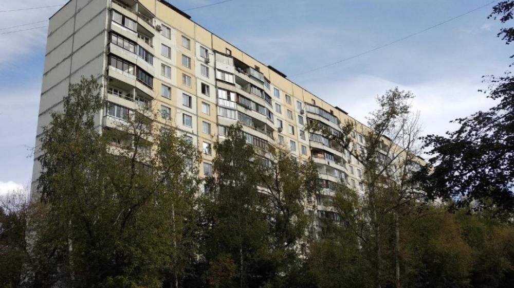 Москва. Народная приемная КПРФ. Депутат Госдумы Сергей Обухов помог жителям Зюзино отстоять свою парковку