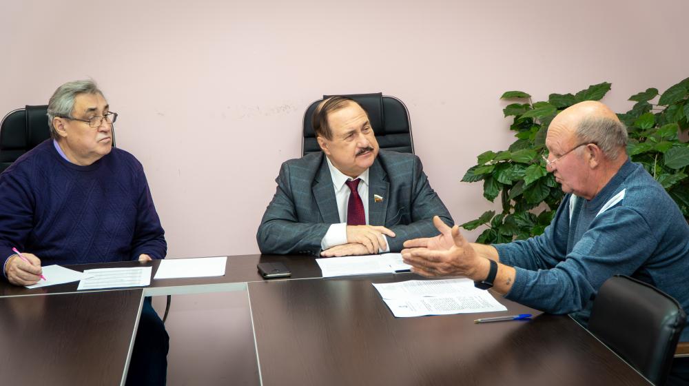 Курская область. Депутатская вертикаль КПРФ решает проблемы жителей и помогает восстановить памятник В.И. Ленину