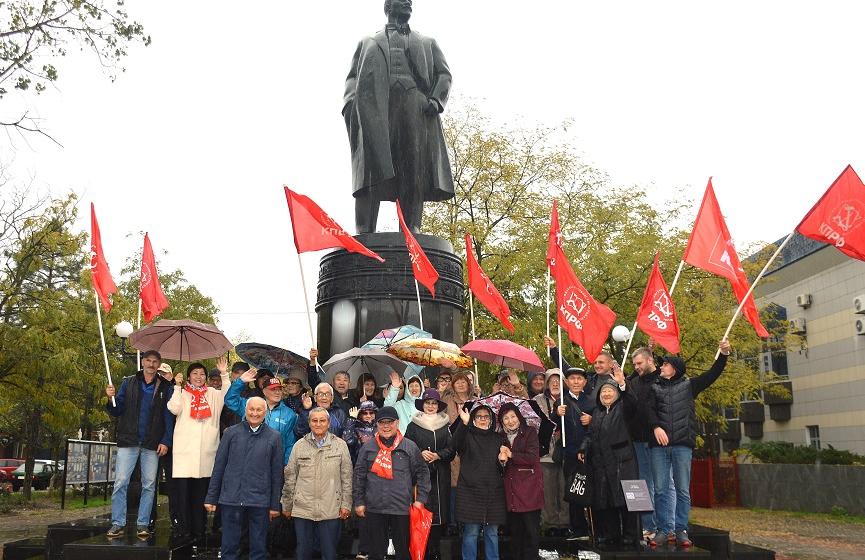 Коммунисты Калмыкии торжественно отметили День рождения Комсомола
